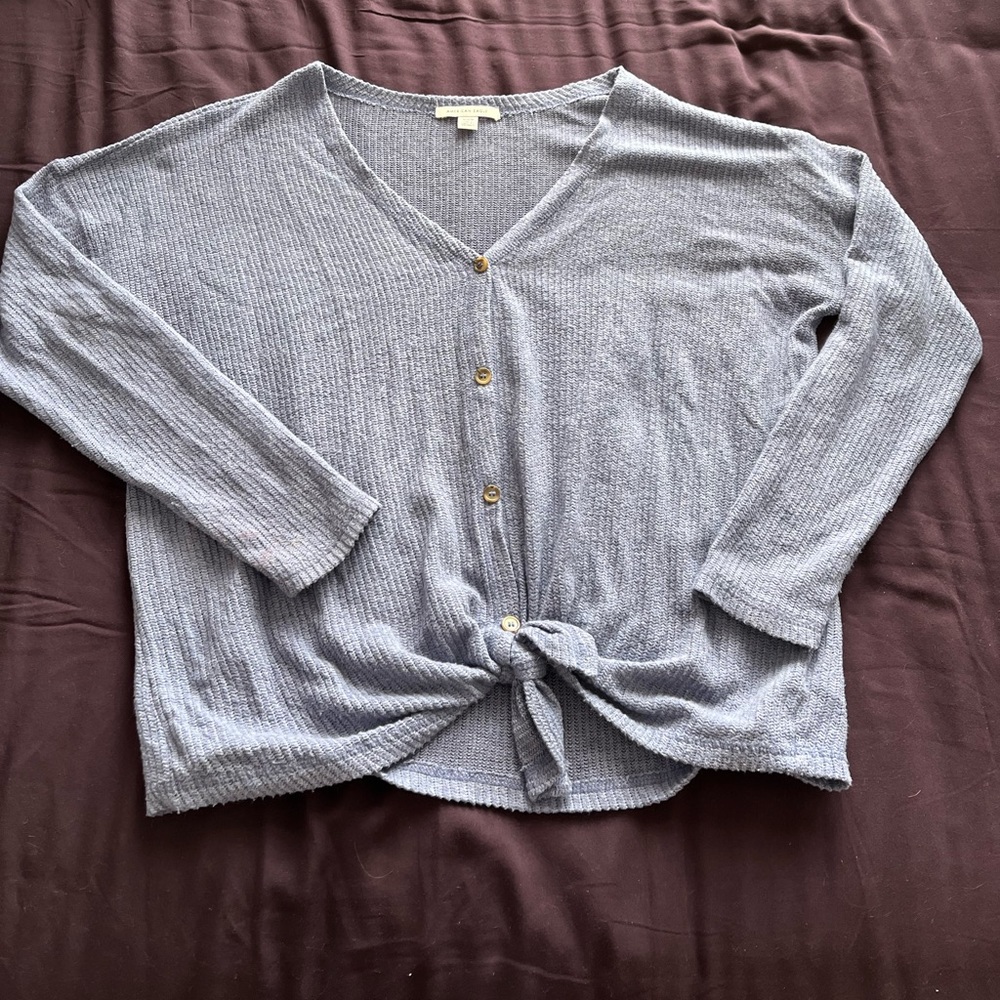 [American Eagle] waffle knit shirt with knot, blue